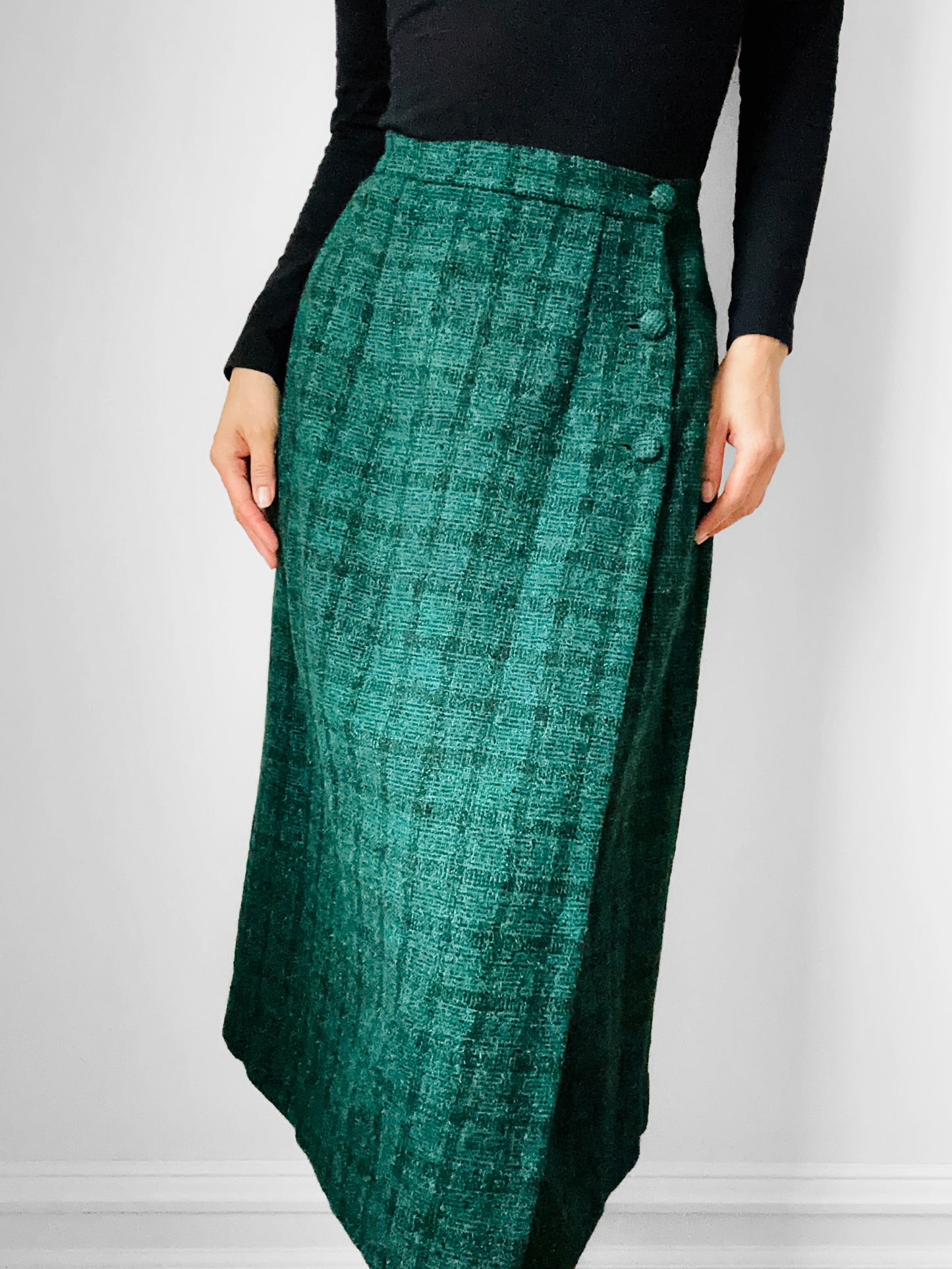 1980s Green and Black Plaid Side Button Wrap Front Midi-Length Skirt - M/L