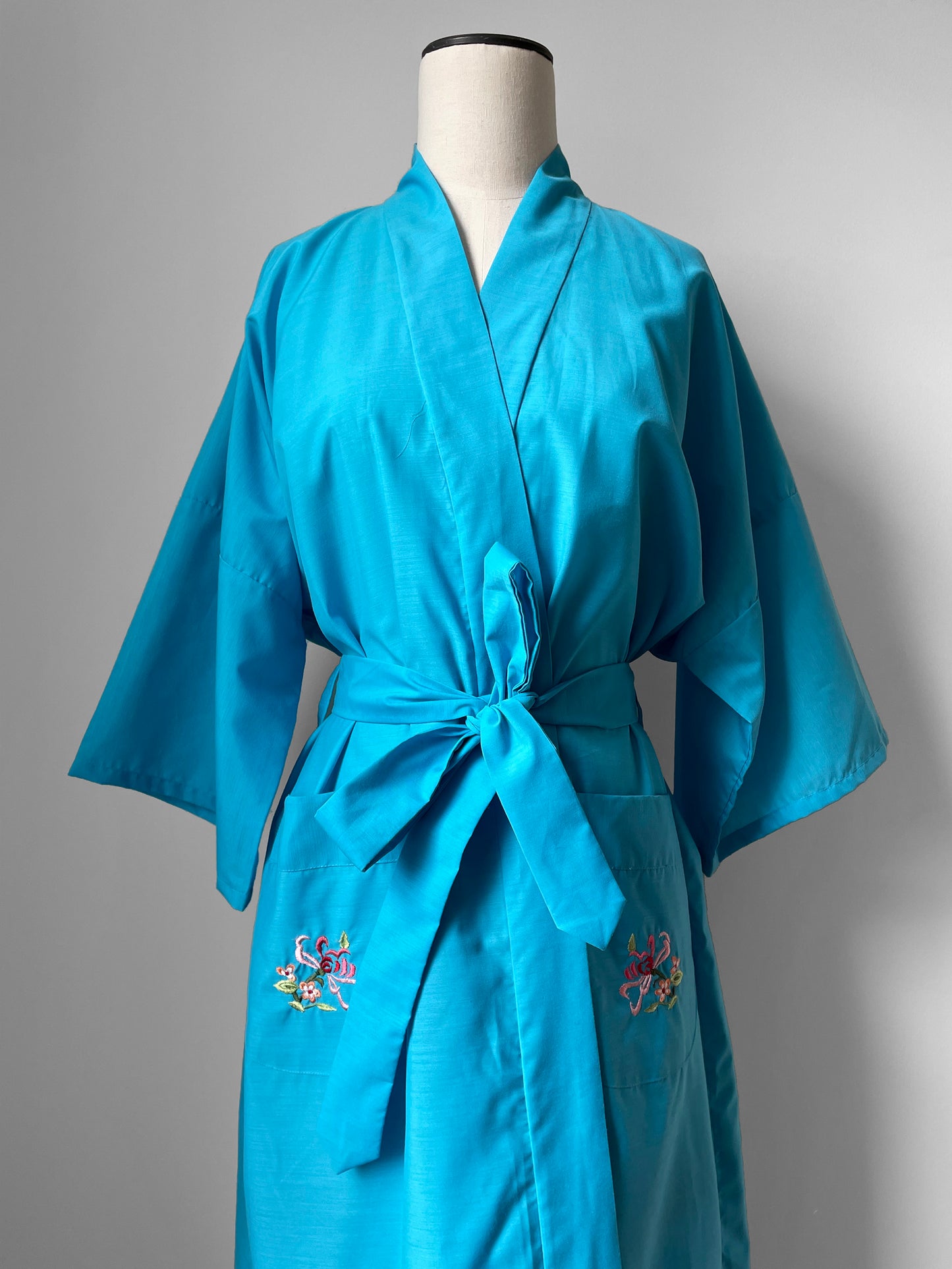 1970s Bird Floral Embroidered Turquoise Belted Robe