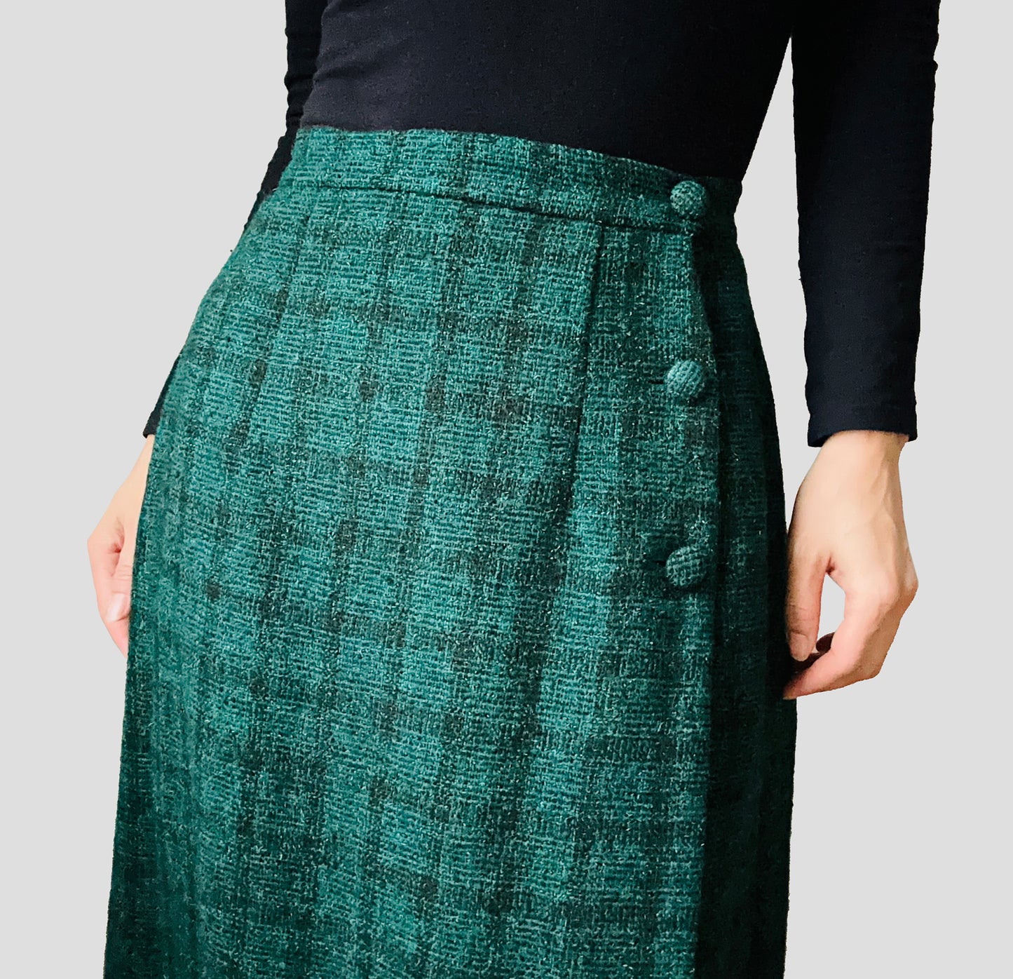 1980s Green and Black Plaid Side Button Wrap Front Midi-Length Skirt - M/L