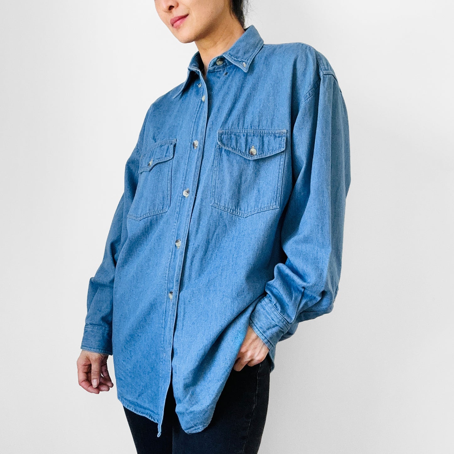 1980s Light Wash Soft Chambray Denim Jean Button Up Collared Shirt - Sz. M