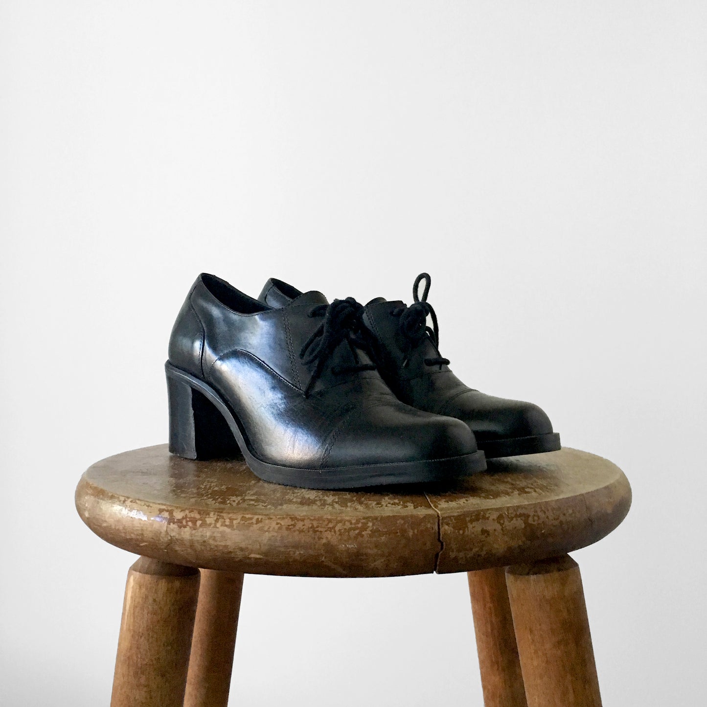 1990s Black Leather Lace-Up Block Heeled Shoes