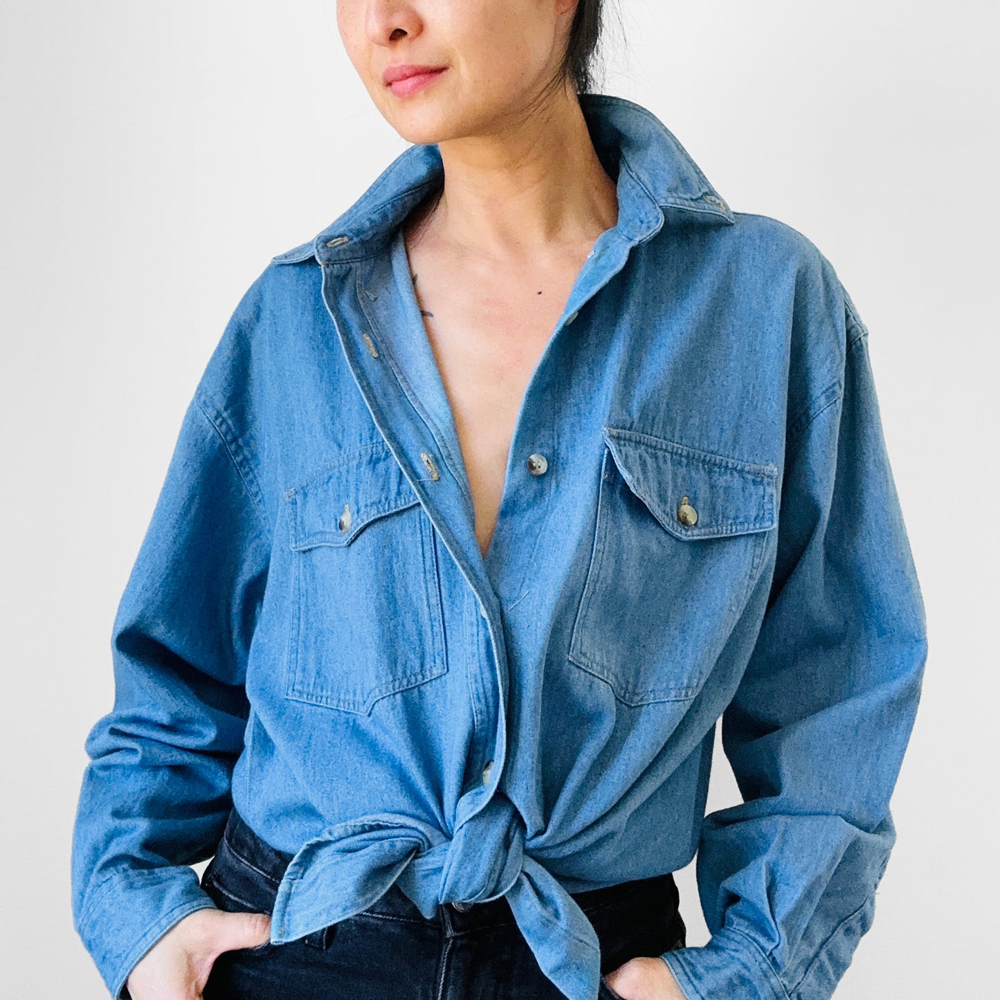 1980s Light Wash Soft Chambray Denim Jean Button Up Collared Shirt - Sz. M