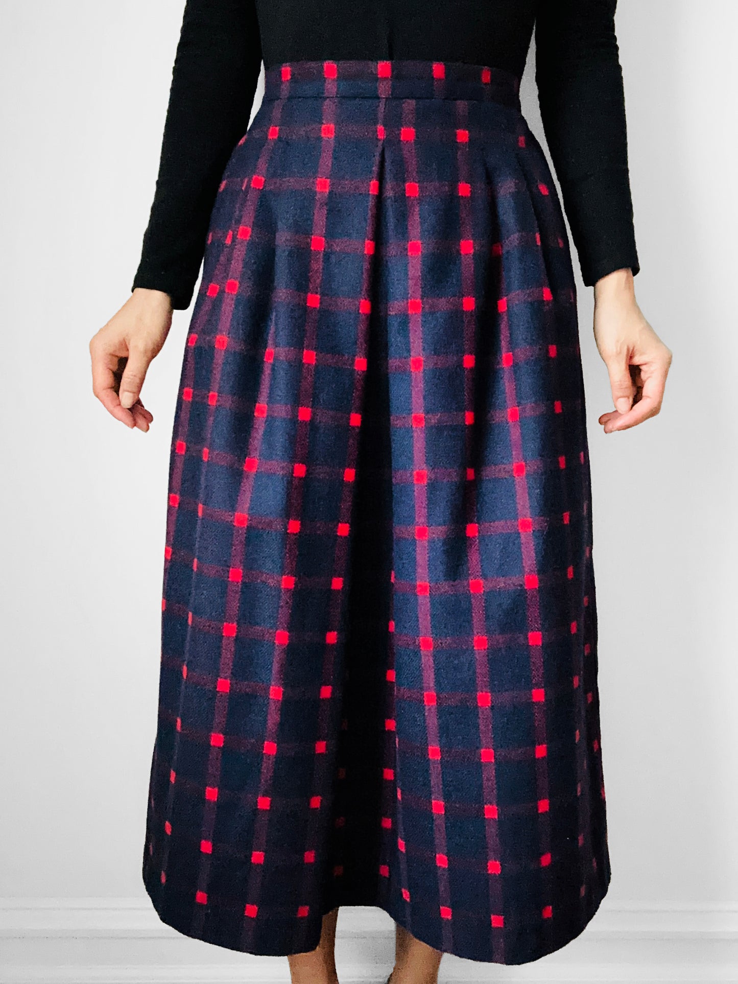 1960s-1970s Navy and Red Plaid Wool Inverted Pleat A-Line Pocketed Midi-Length Skirt - Waist 26.5