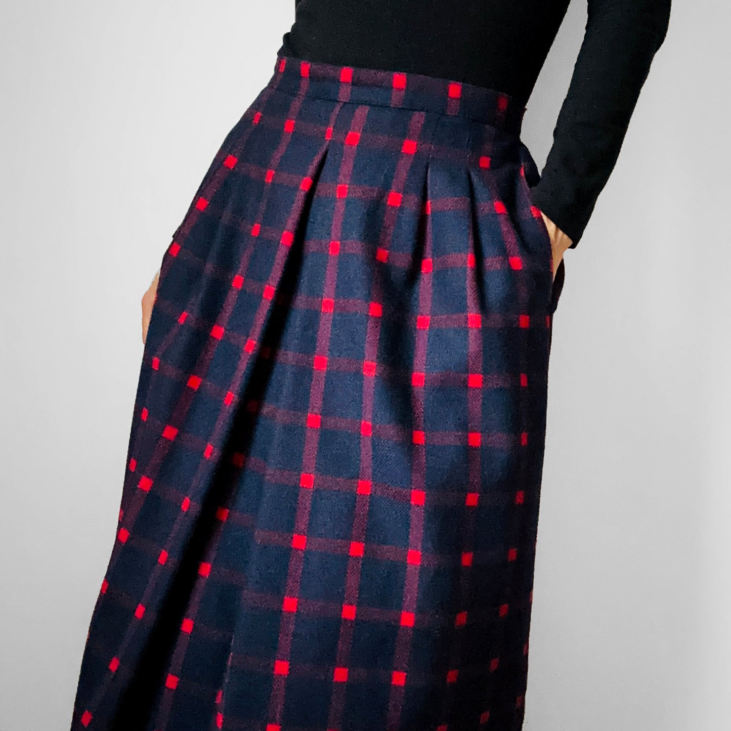 1960s-1970s Navy and Red Plaid Wool Inverted Pleat A-Line Pocketed Midi-Length Skirt - Waist 26.5