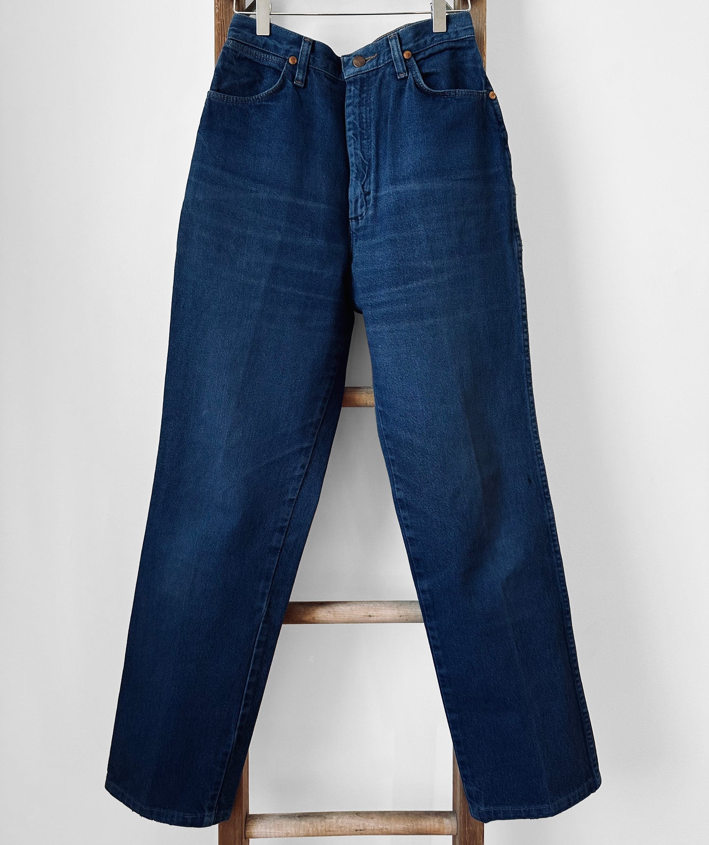 1990s Made in the USA Dark Blue Red Tab WRANGLER Straight Leg High-Waisted Mom Jeans - Waist 28