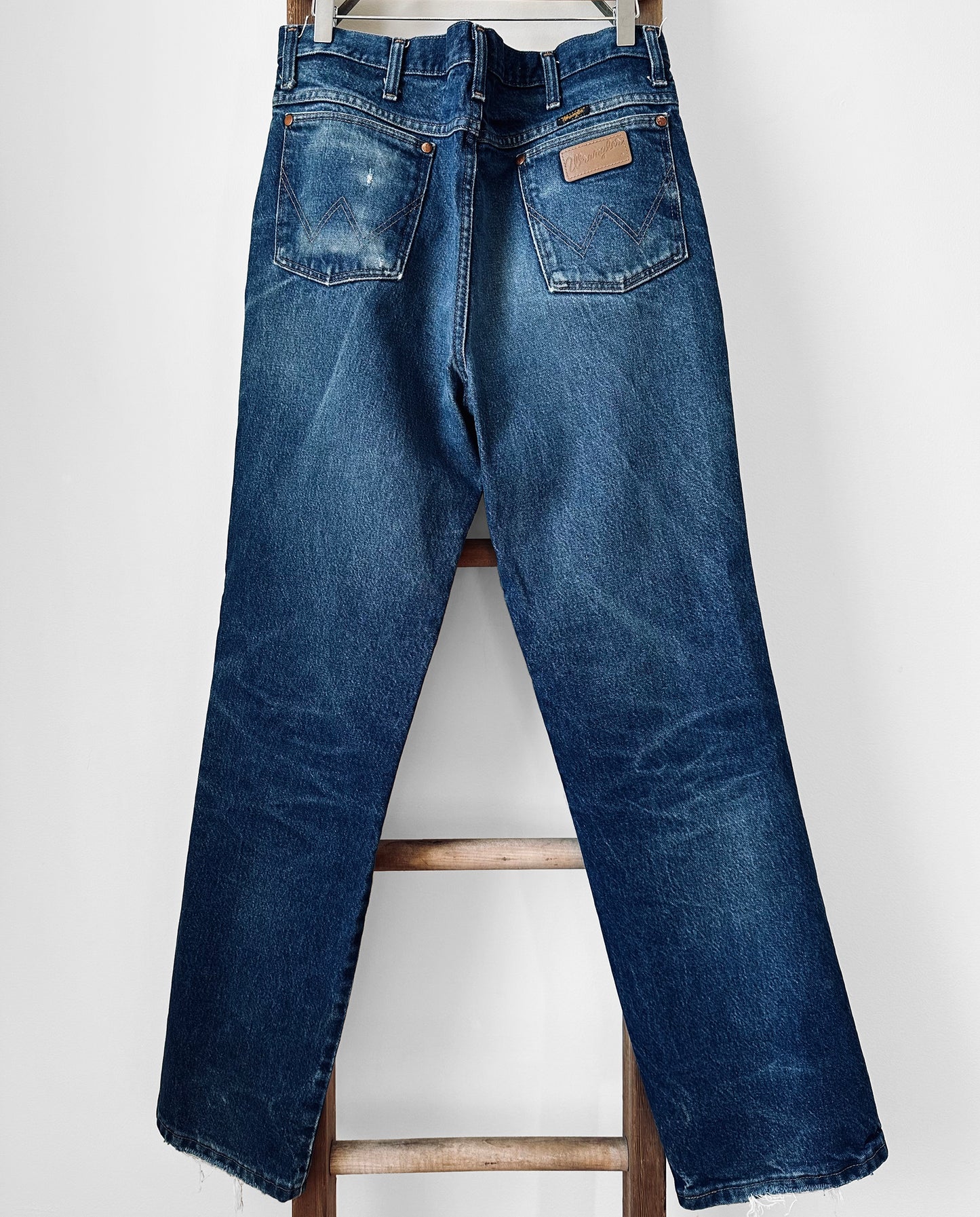 Modern Vintage Well-Worn Scraped Knee Standard Wash Heavy Distressed WRANGLER Straight Leg Denim Jeans - Waist 35