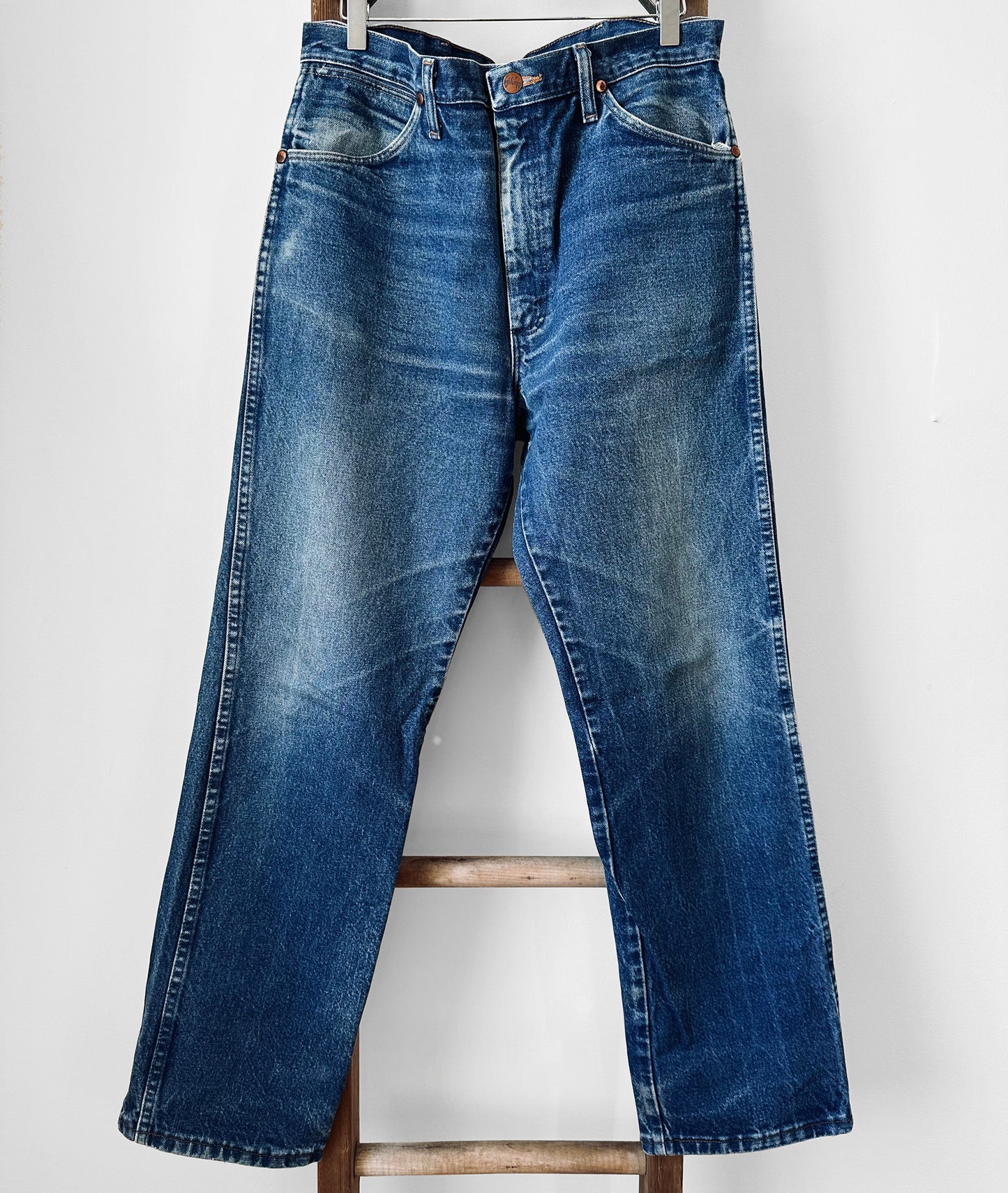 Modern Vintage Well-Worn Standard Wash Heavy Distressed WRANGLER Straight Leg Denim Jeans - 34 x 32