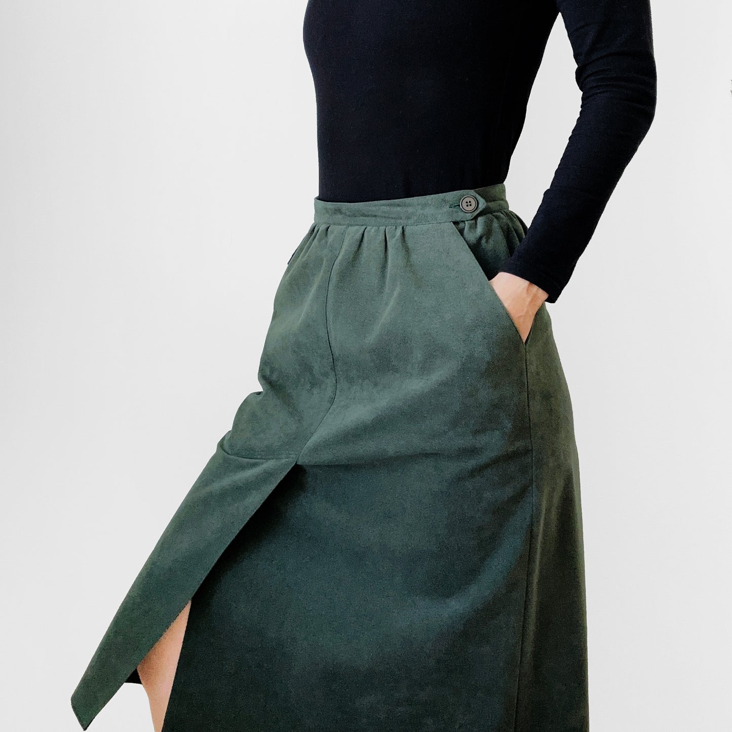 1970s Deep Olive Green Micro-Suede Button-Front Split-Front A-Line Skirt - Sz. / Waist. 26