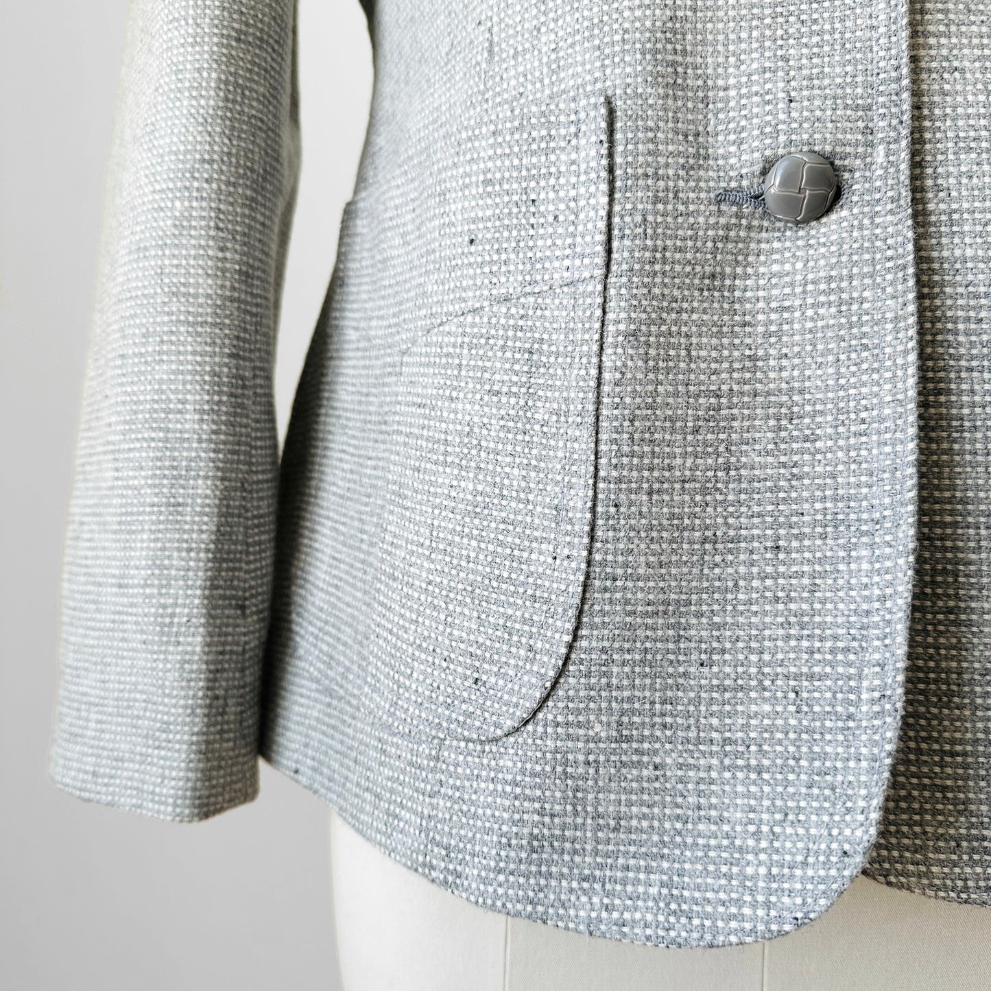 1970s Light Grey and White Wool Blend Tweed Fitted Tailored Blazer Jacket - Sz. S