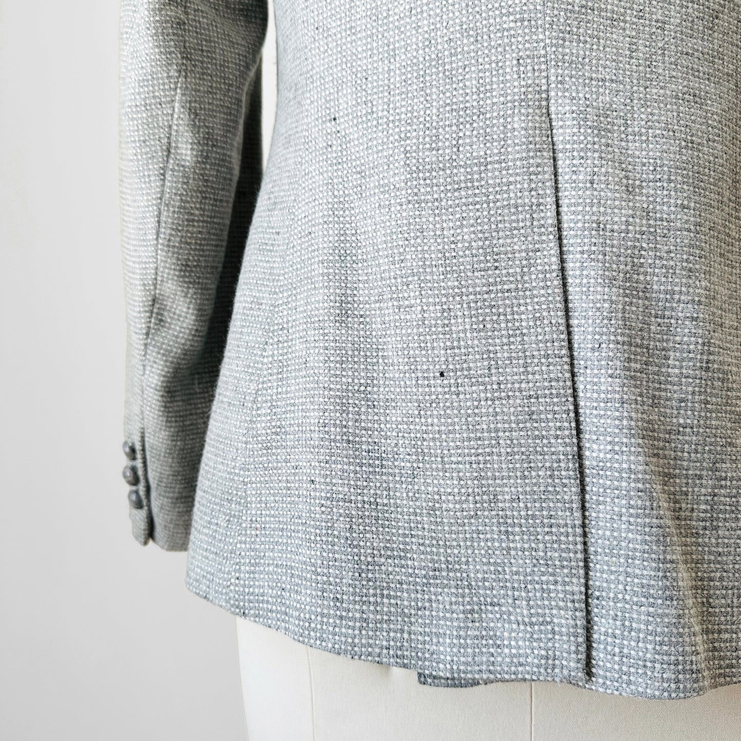 1970s Light Grey and White Wool Blend Tweed Fitted Tailored Blazer Jacket - Sz. S