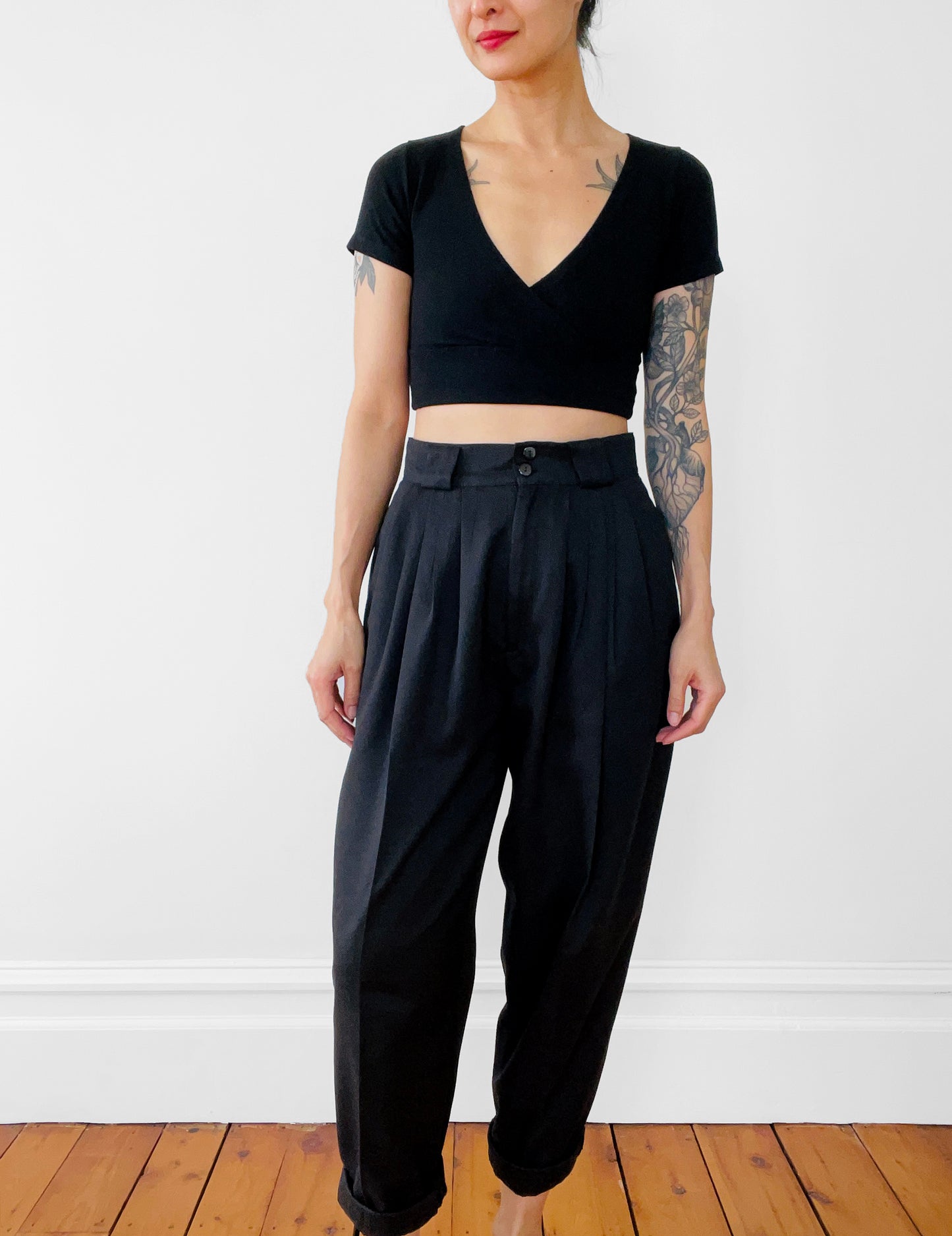 1980s Black High-Waisted Tapered Pleated Trousers Pants