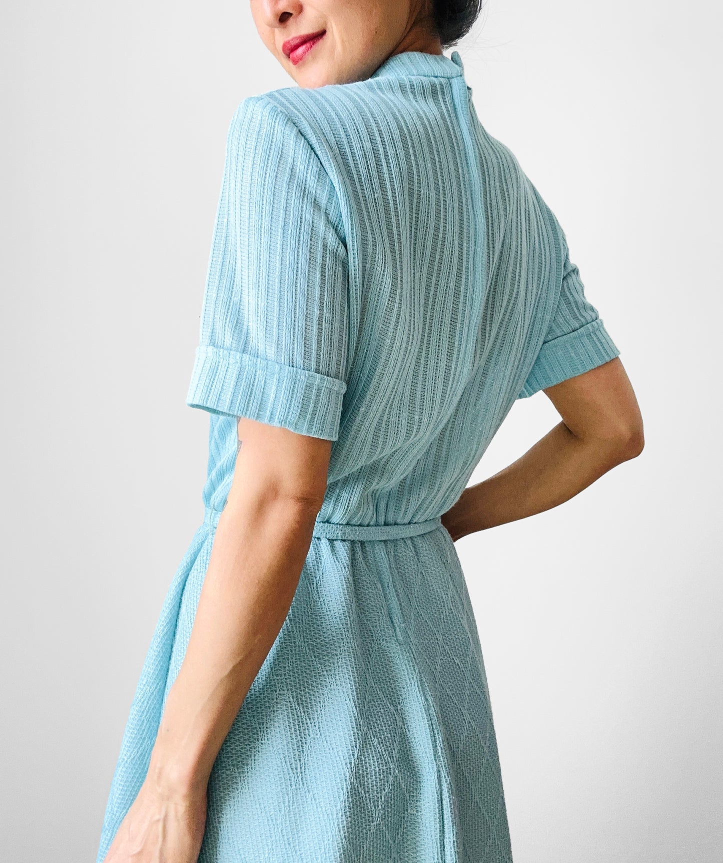 1960s Turquoise Button-Front Tied-Waist Short-Sleeve Textured Knit Dress - Sz. S