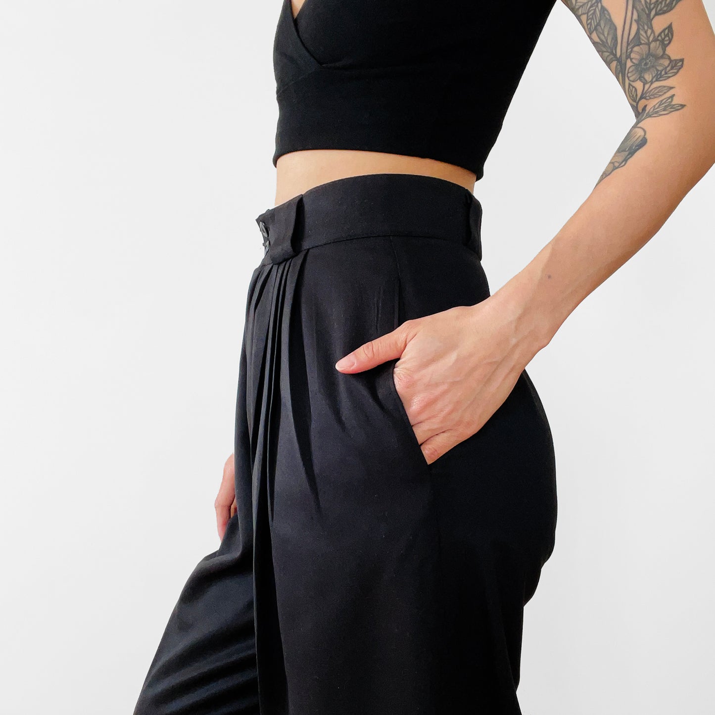 1980s Black High-Waisted Tapered Pleated Trousers Pants