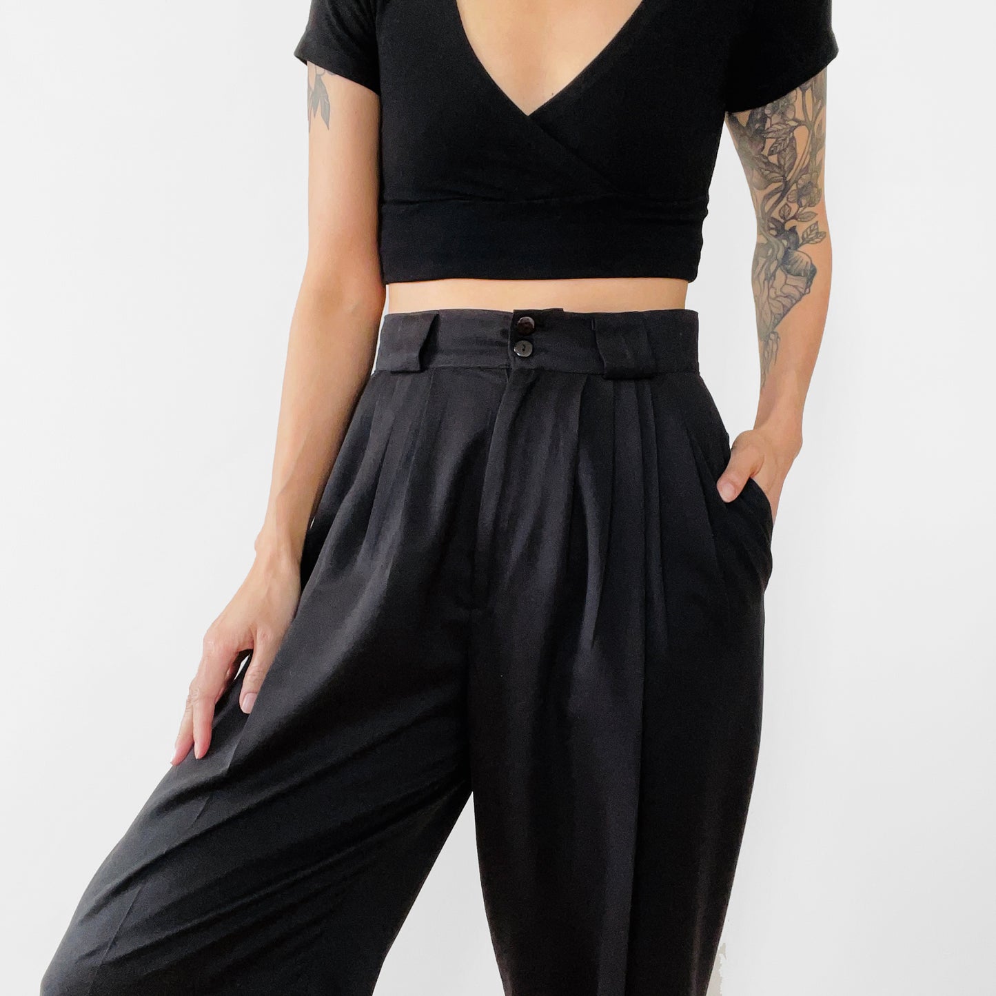 1980s Black High-Waisted Tapered Pleated Trousers Pants