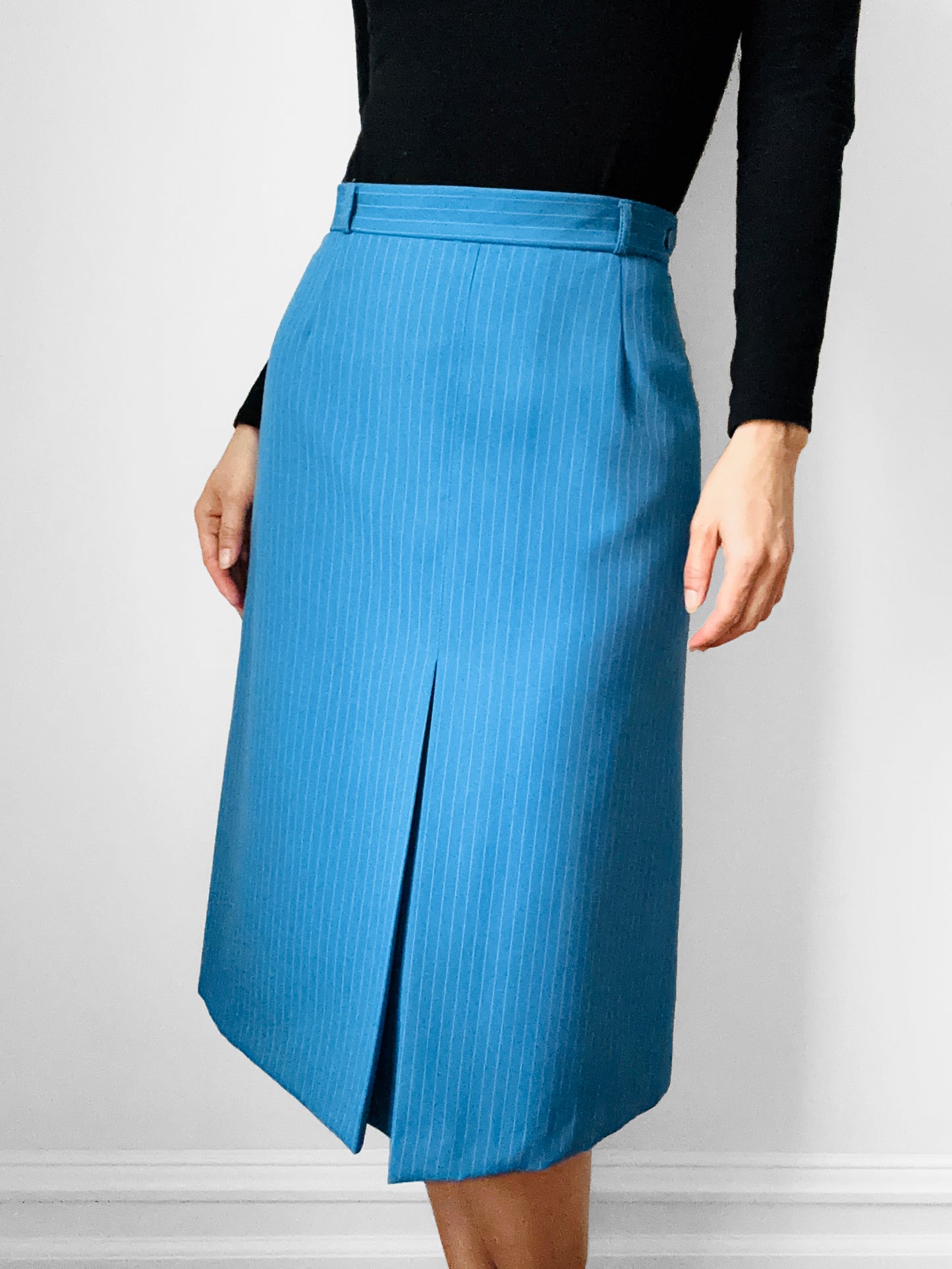 1970s Sky Blue and White Pinstripe Inverted Pleat High-Waisted A-Line Skirt - XS/S