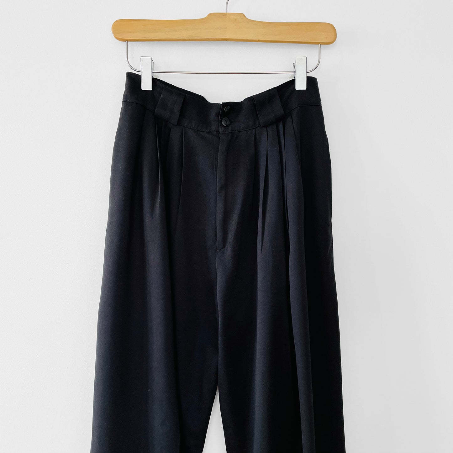 1980s Black High-Waisted Tapered Pleated Trousers Pants