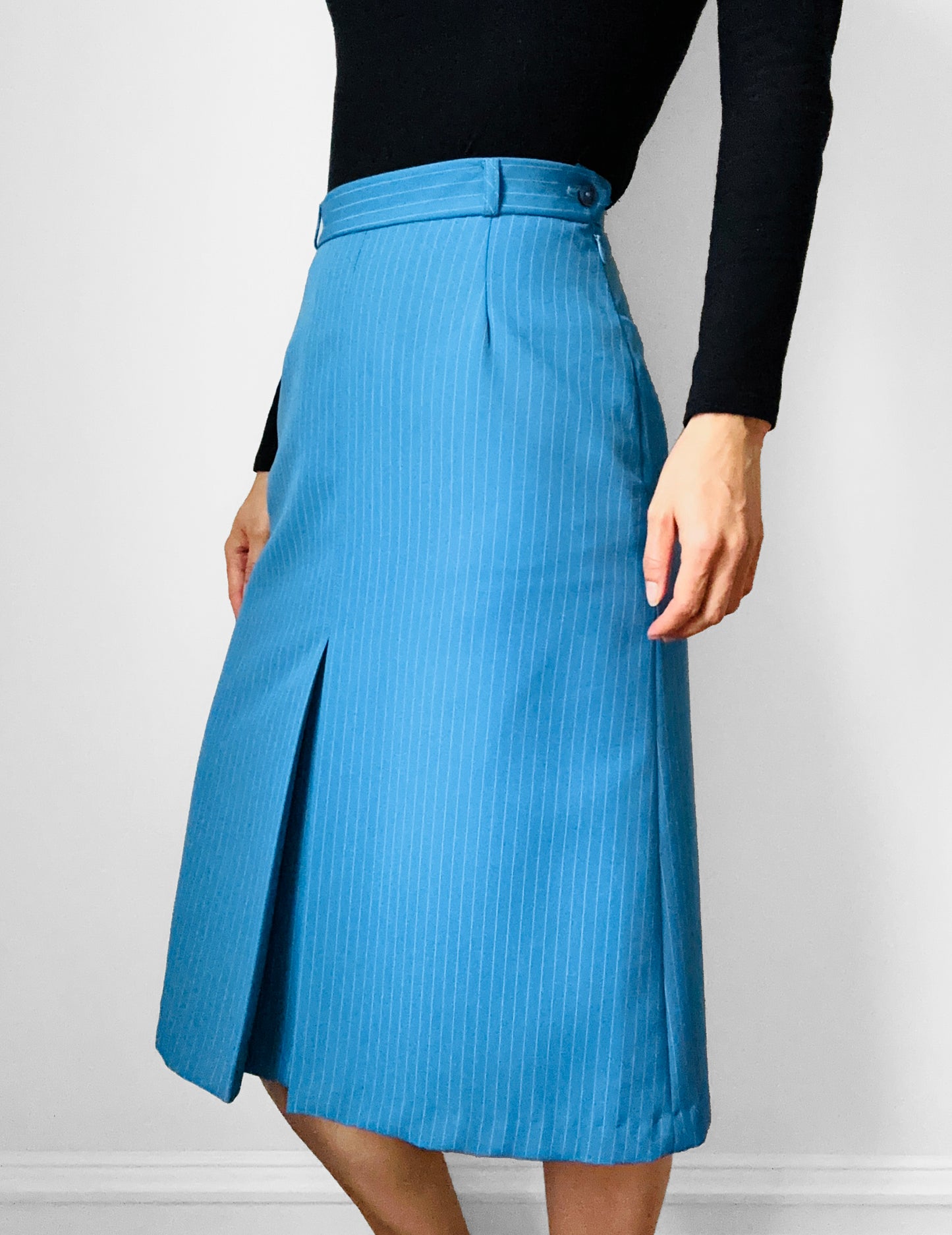 1970s Sky Blue and White Pinstripe Inverted Pleat High-Waisted A-Line Skirt - XS/S