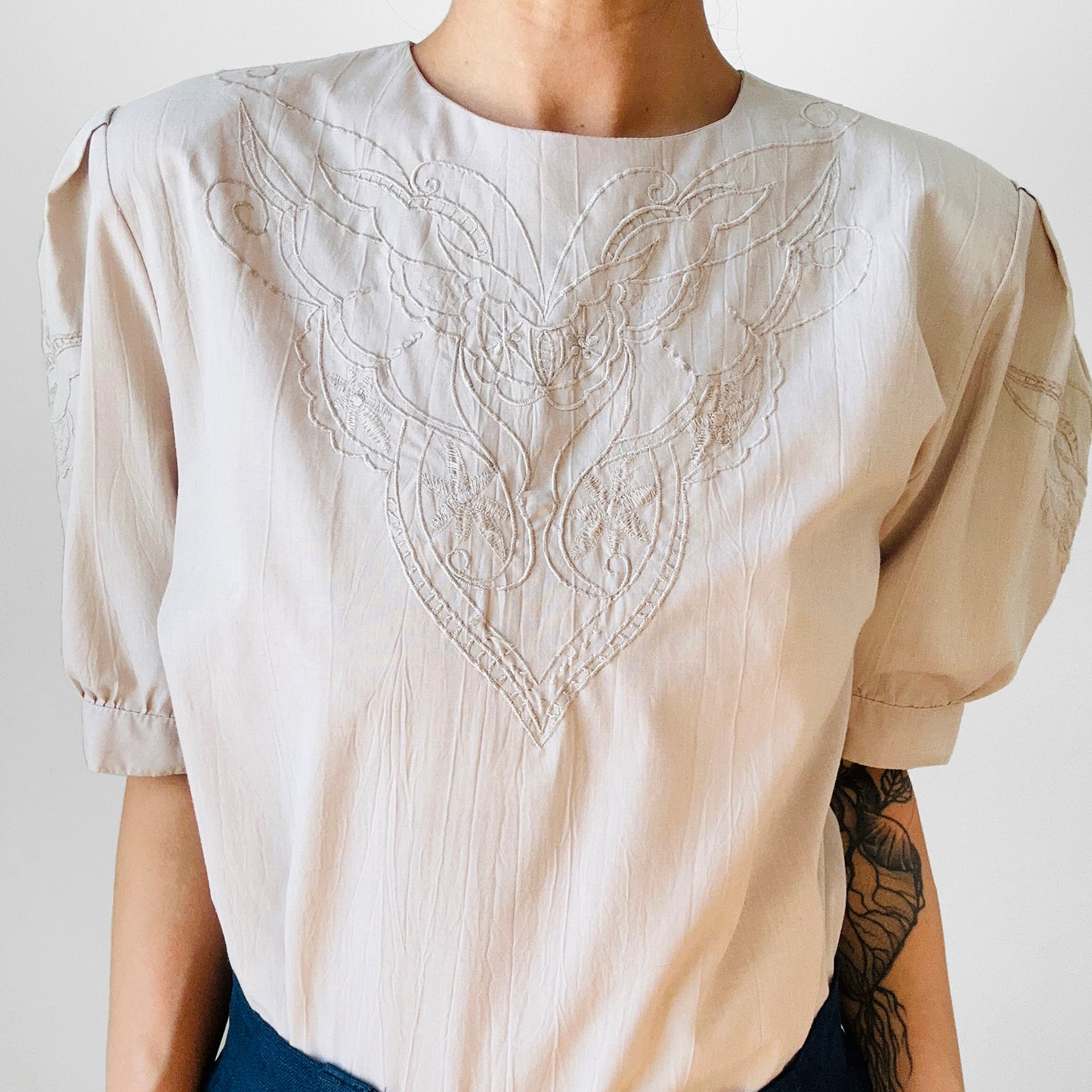 1980s Beige Taupe Grey Embroidered Puff Sleeve Cotton Blouse Top - S/M