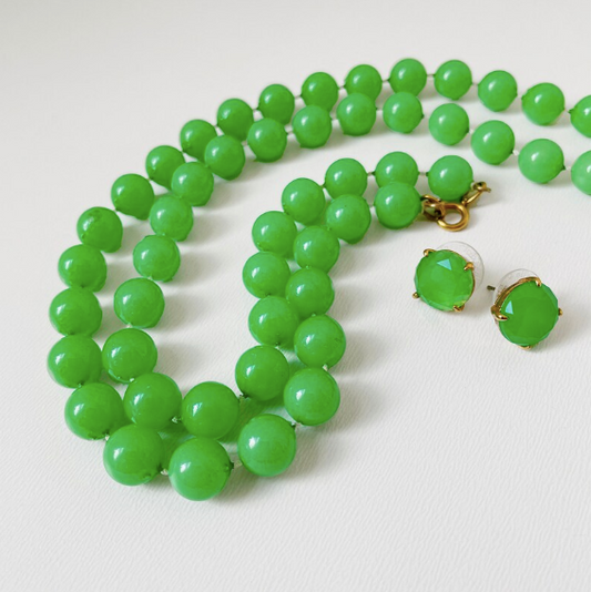 1960s Apple-Green Beaded Necklace and Earring Set