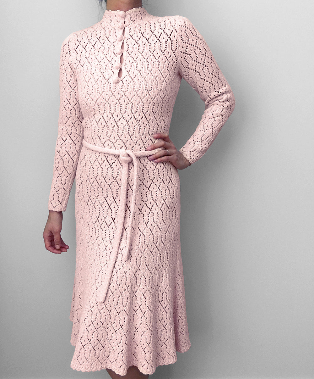 1960s Soft-Pink Button Collar Long-Sleeve Midi-Length Knit Dress