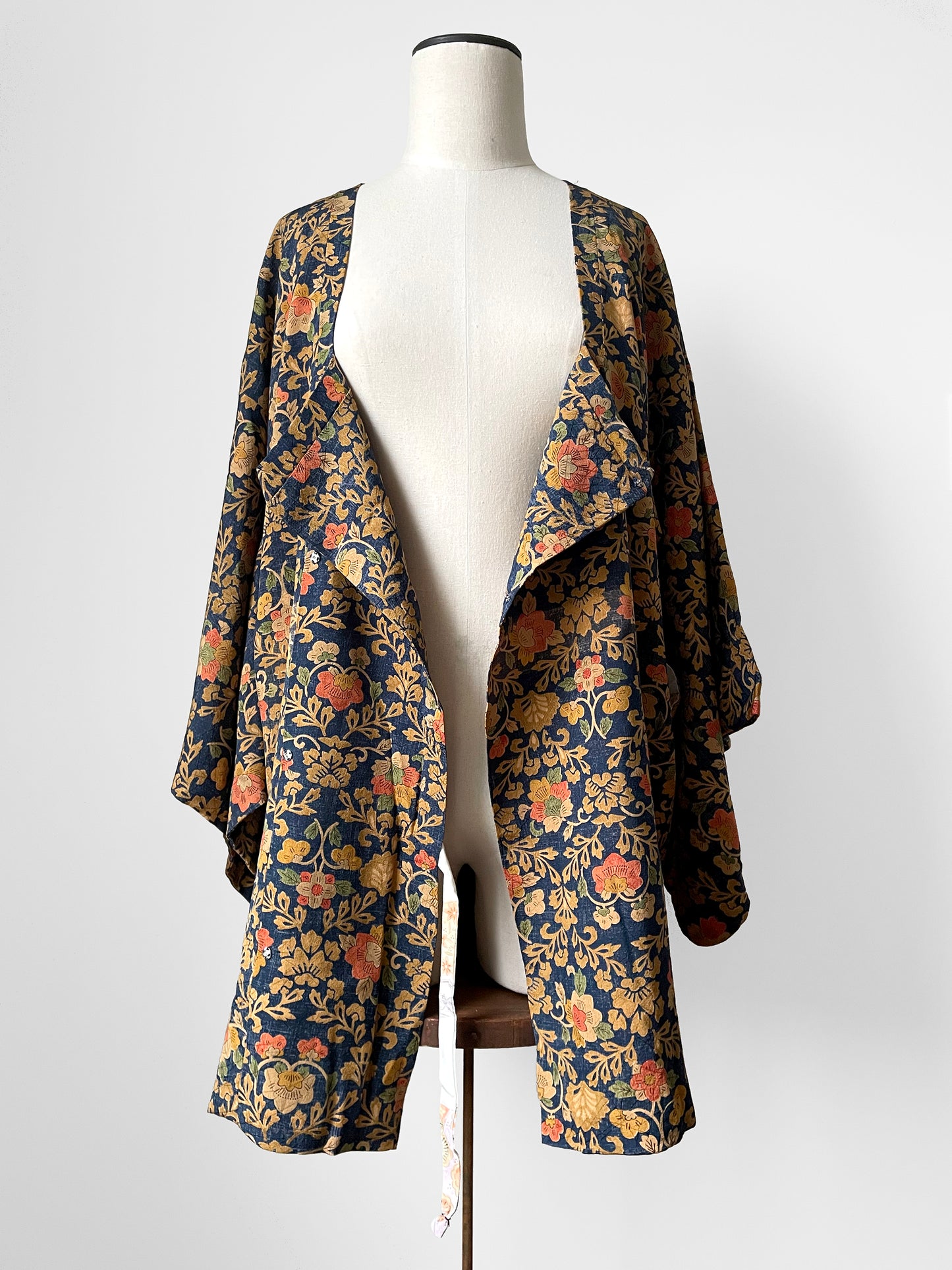 Autumn Floral Silk Crepe 1960s Haori Jacket